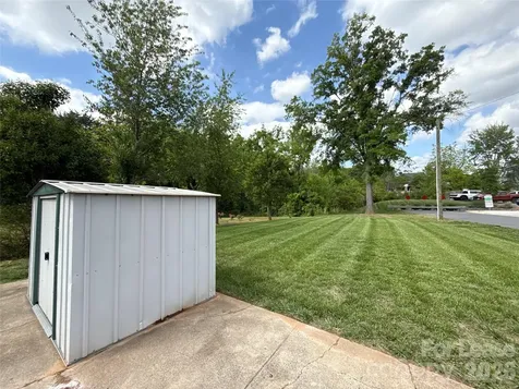 300 E Peterson Drive Charlotte NC 28217