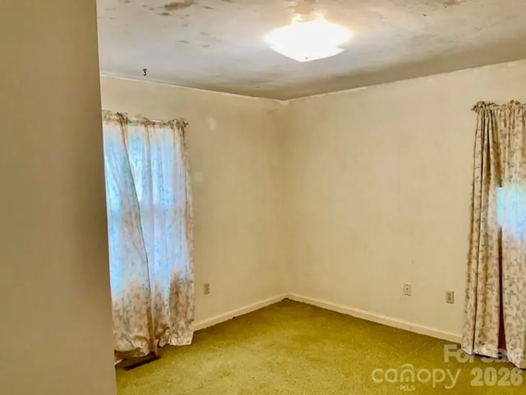 5521 Suttlemyre Lane Hickory NC 28601