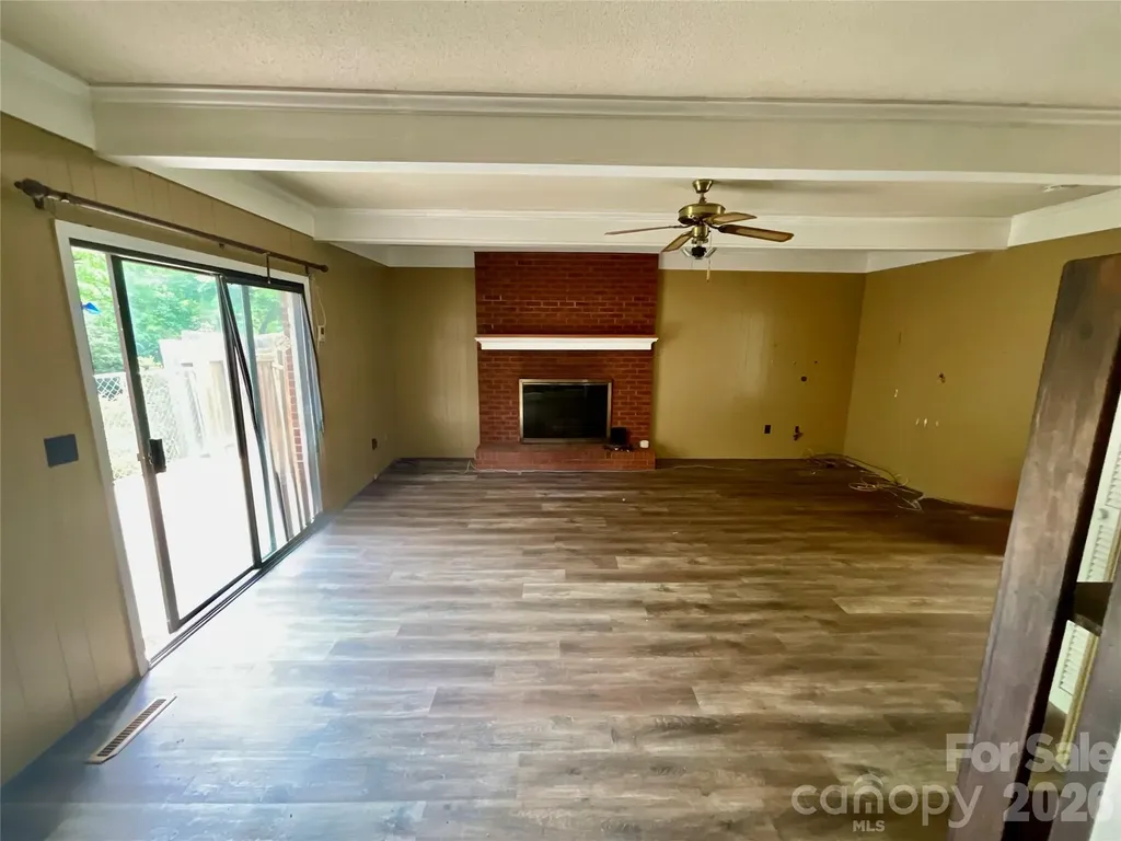 5521 Suttlemyre Lane Hickory NC 28601