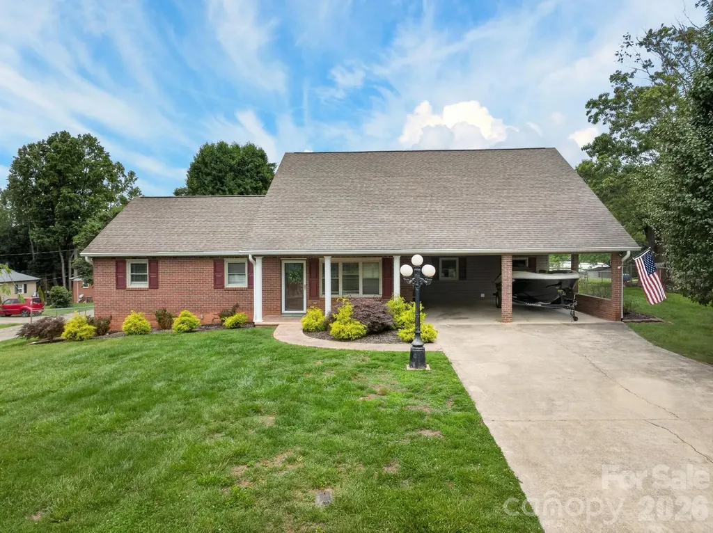 2411 Allendale Circle Lenoir NC 28645
