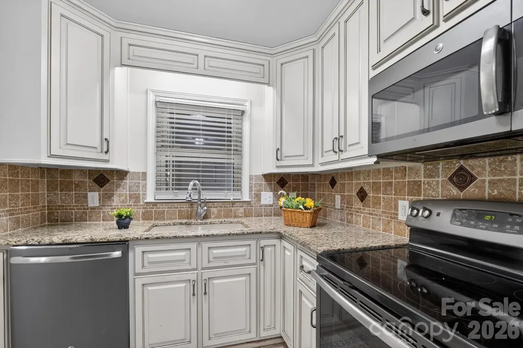 2411 Allendale Circle Lenoir NC 28645