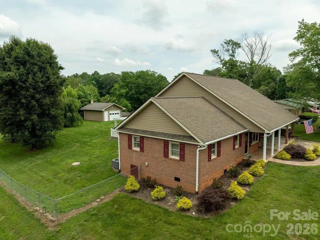 2411 Allendale Circle Lenoir NC 28645