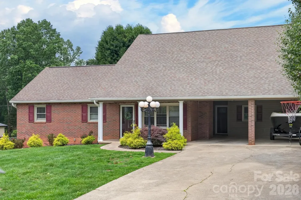 2411 Allendale Circle Lenoir NC 28645