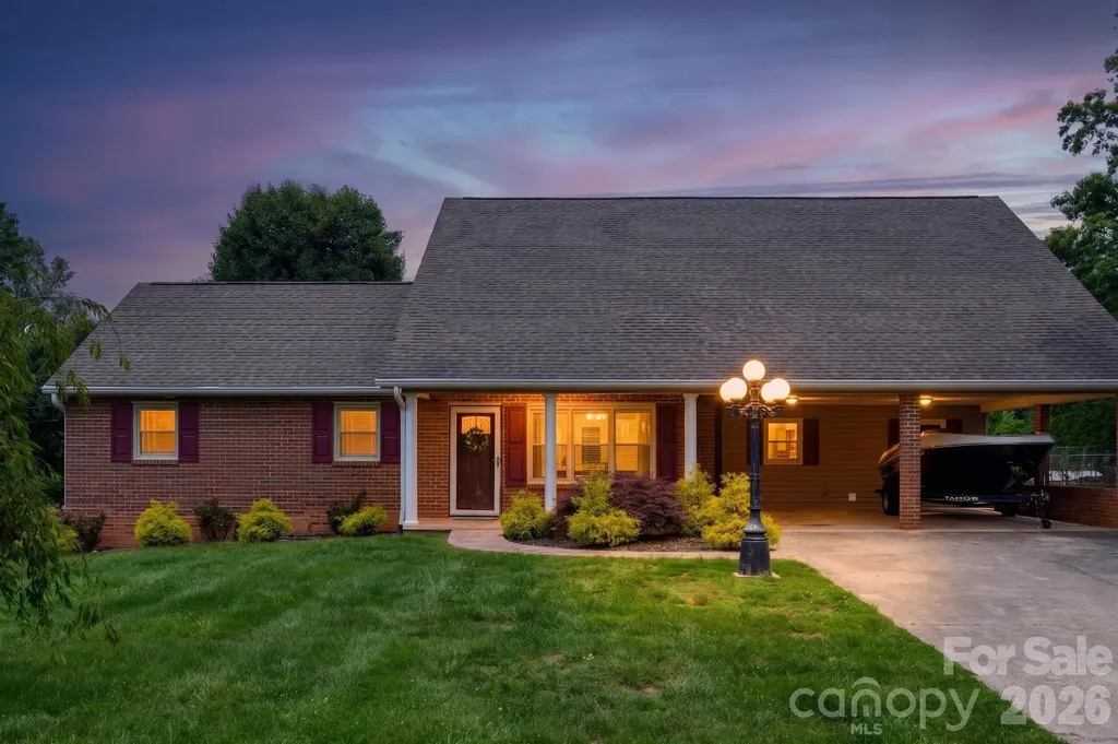 2411 Allendale Circle Lenoir NC 28645