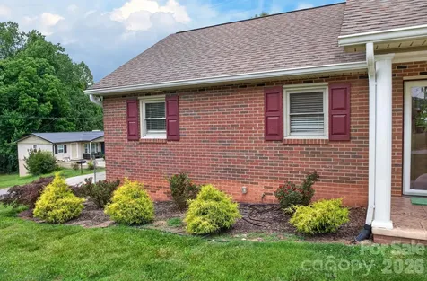 2411 Allendale Circle Lenoir NC 28645
