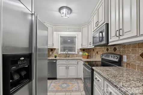 2411 Allendale Circle Lenoir NC 28645