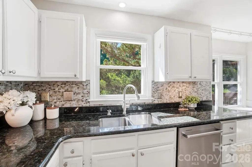 723 Walnut Point Drive Matthews NC 28105