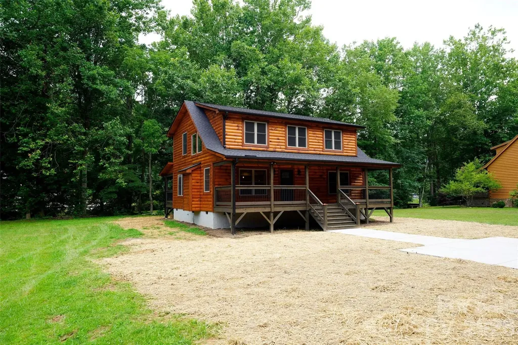 81 Breezy Creek Lane Maggie Valley NC 28751