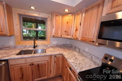 81 Breezy Creek Lane Maggie Valley NC 28751