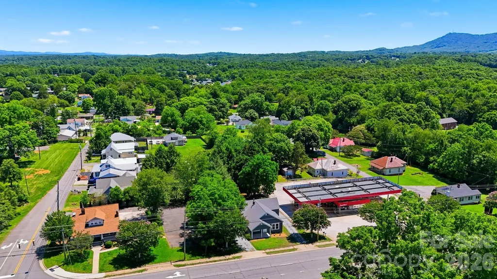 1303 S Sterling Street Morganton NC 28655