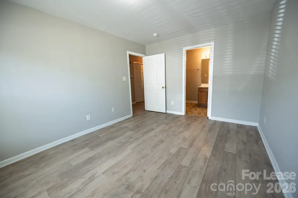 5351 Esther Lane Charlotte NC 28214