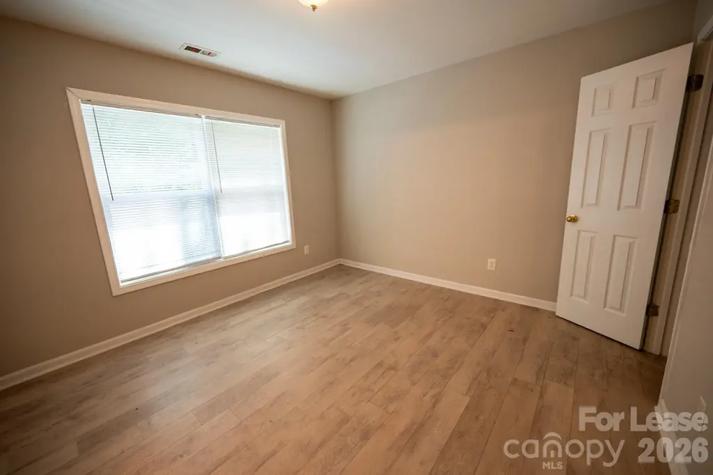 5351 Esther Lane Charlotte NC 28214