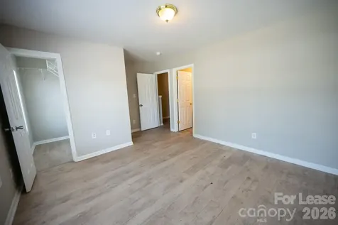 5351 Esther Lane Charlotte NC 28214