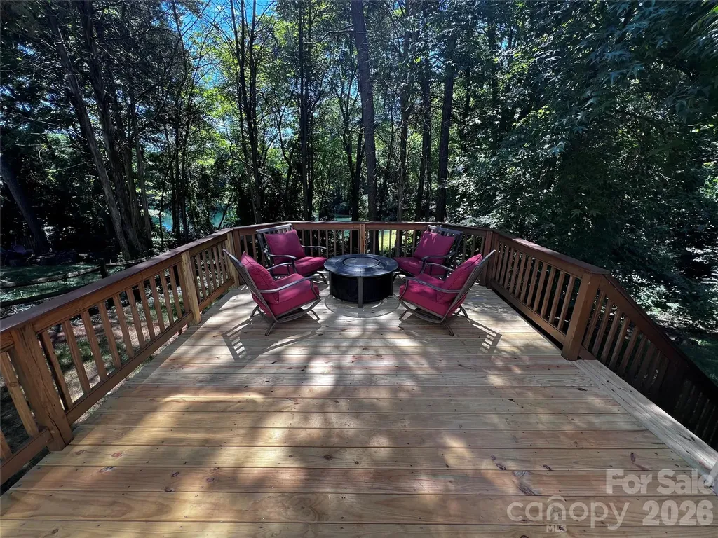 4710 Kirkgard Trail Charlotte NC 28269