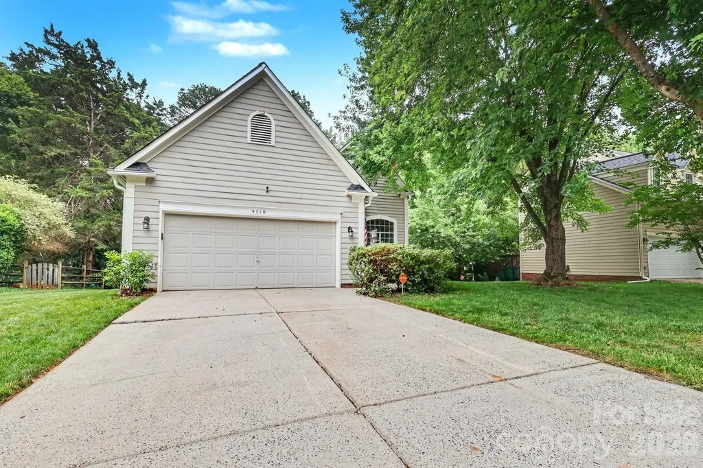 4710 Kirkgard Trail Charlotte NC 28269