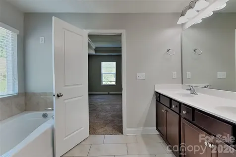 9410 Segundo Lane Charlotte NC 28278