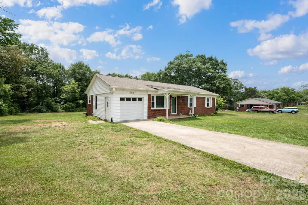 1674 Harris Henrietta Road Forest City NC 28043