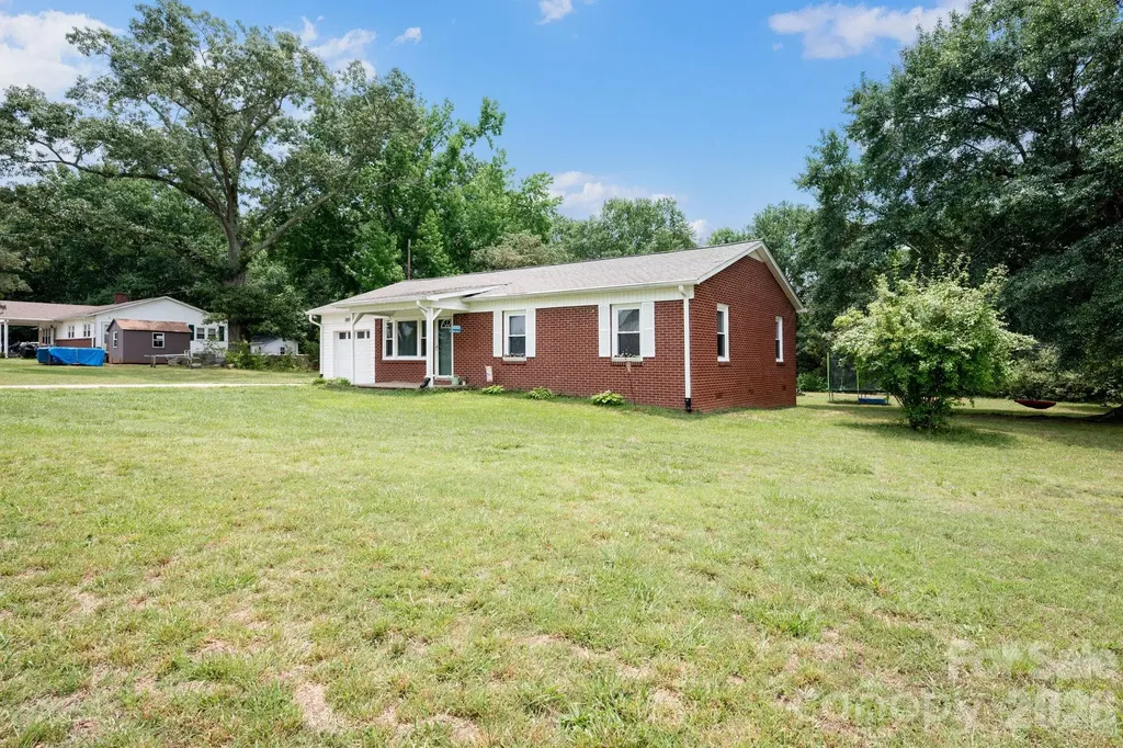 1674 Harris Henrietta Road Forest City NC 28043