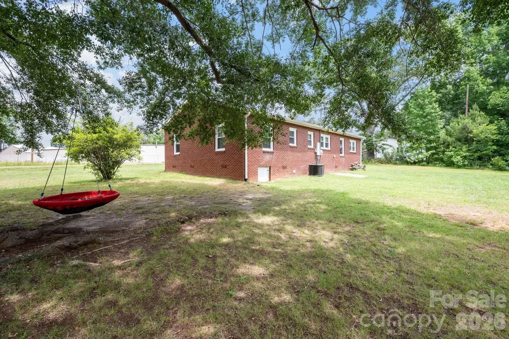 1674 Harris Henrietta Road Forest City NC 28043
