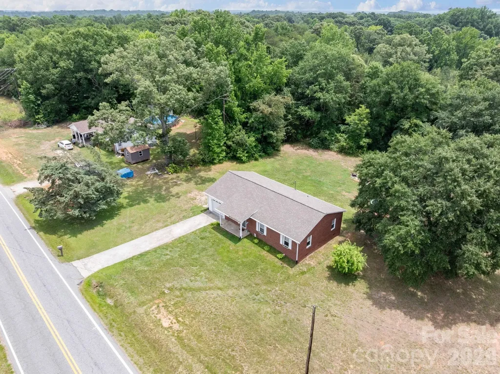 1674 Harris Henrietta Road Forest City NC 28043