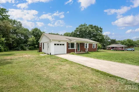 1674 Harris Henrietta Road Forest City NC 28043