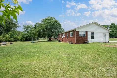 1674 Harris Henrietta Road Forest City NC 28043