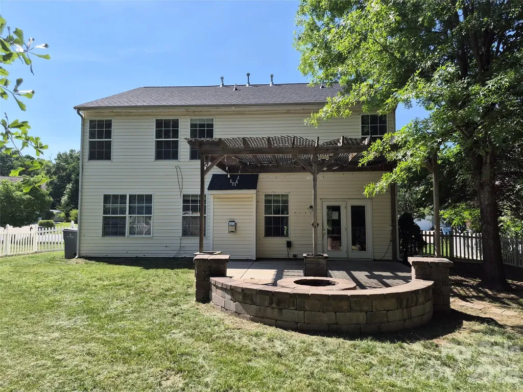 6229 Roseway Court Harrisburg NC 28075
