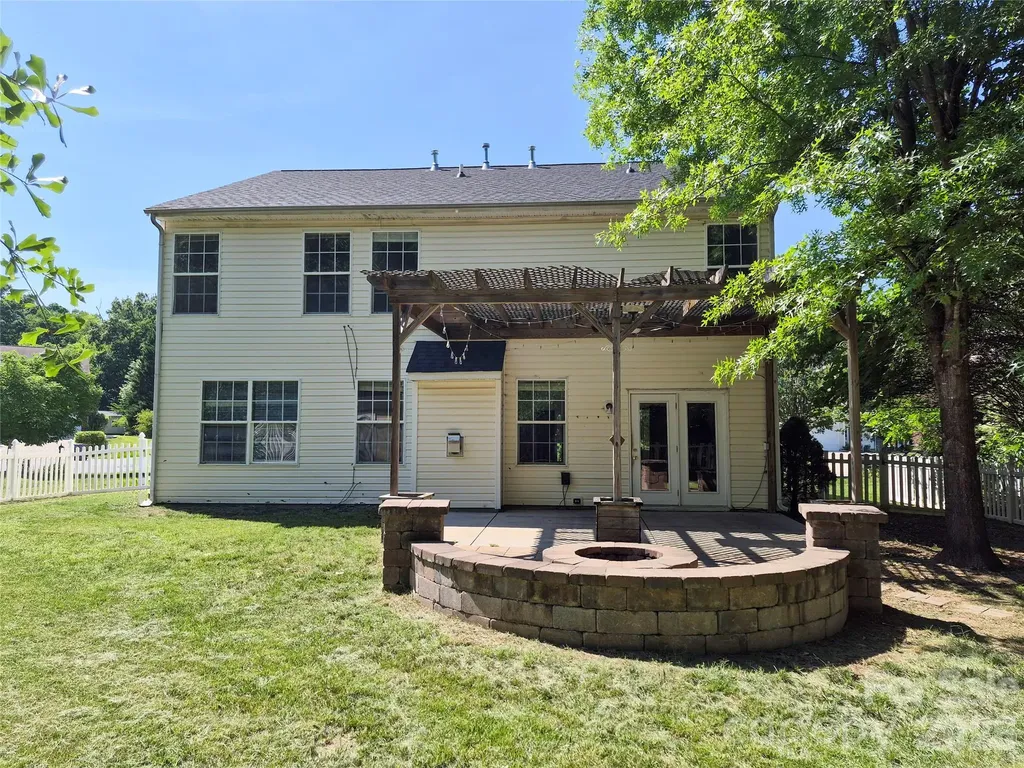 6229 Roseway Court Harrisburg NC 28075