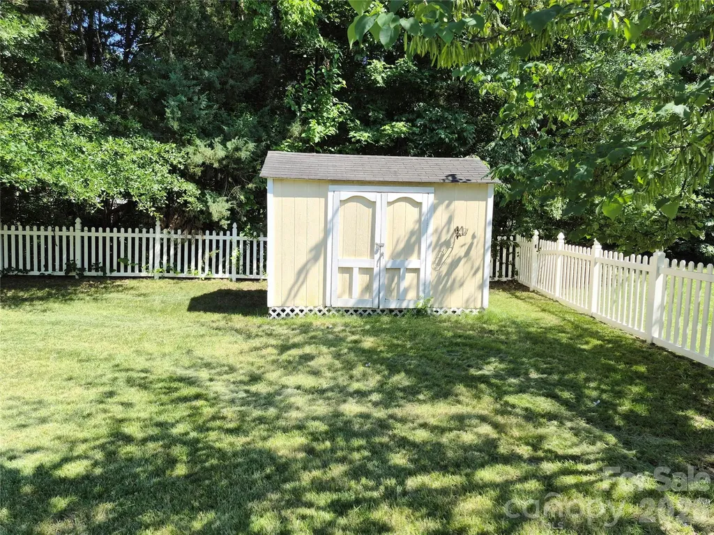 6229 Roseway Court Harrisburg NC 28075