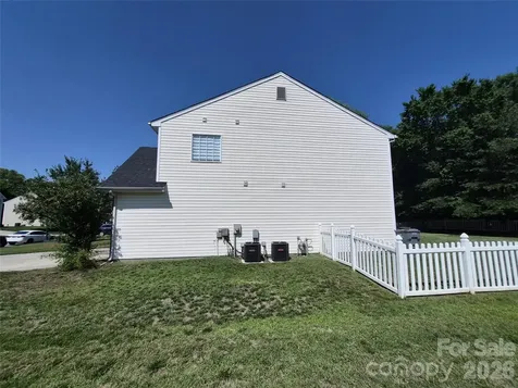 6229 Roseway Court Harrisburg NC 28075