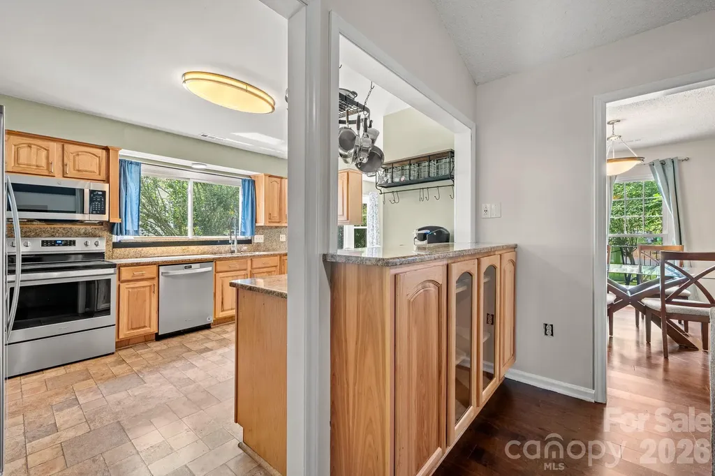 5200 Cressingham Court Charlotte NC 28227