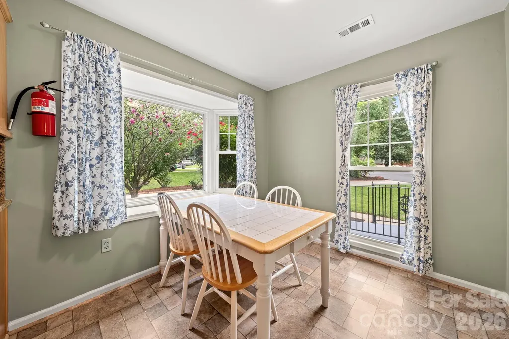 5200 Cressingham Court Charlotte NC 28227