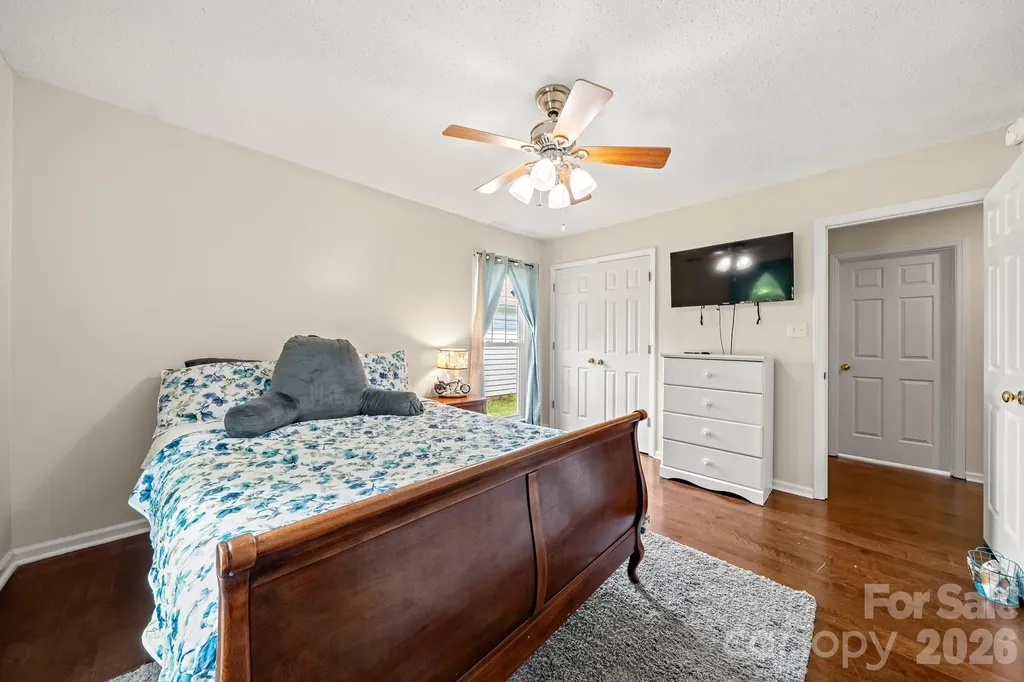 5200 Cressingham Court Charlotte NC 28227