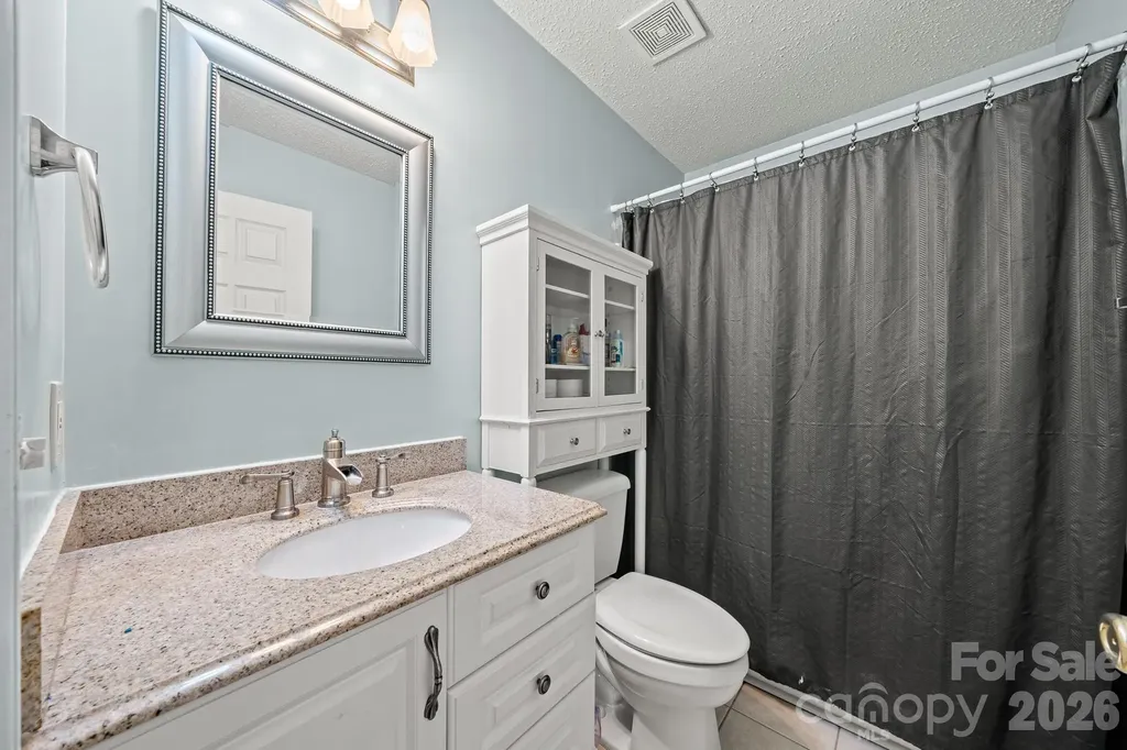 5200 Cressingham Court Charlotte NC 28227