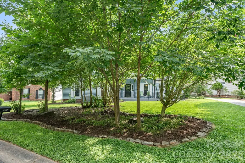 5200 Cressingham Court Charlotte NC 28227