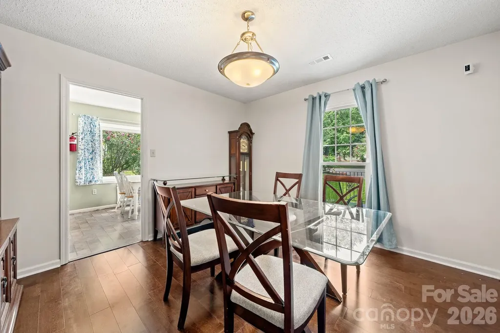 5200 Cressingham Court Charlotte NC 28227