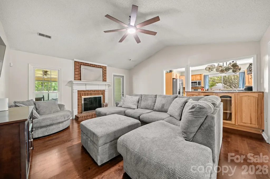 5200 Cressingham Court Charlotte NC 28227