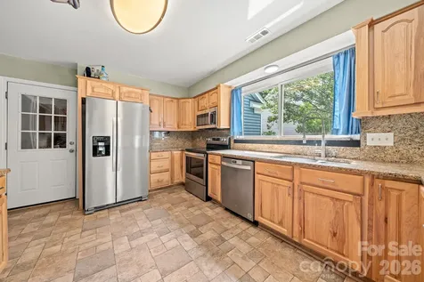 5200 Cressingham Court Charlotte NC 28227