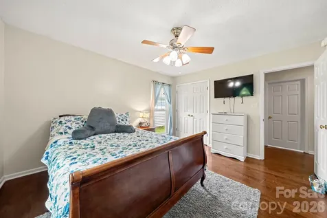 5200 Cressingham Court Charlotte NC 28227