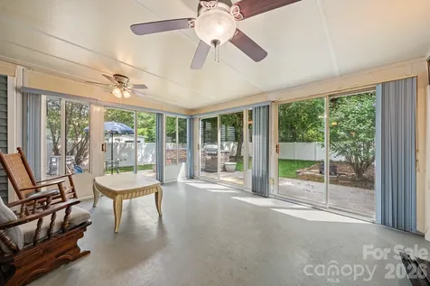5200 Cressingham Court Charlotte NC 28227