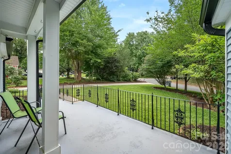 5200 Cressingham Court Charlotte NC 28227