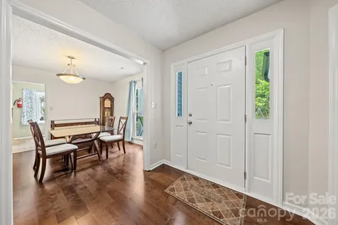 5200 Cressingham Court Charlotte NC 28227