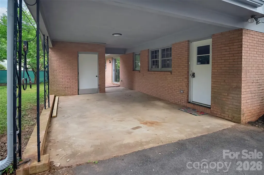 327 Arlington Street Forest City NC 28043