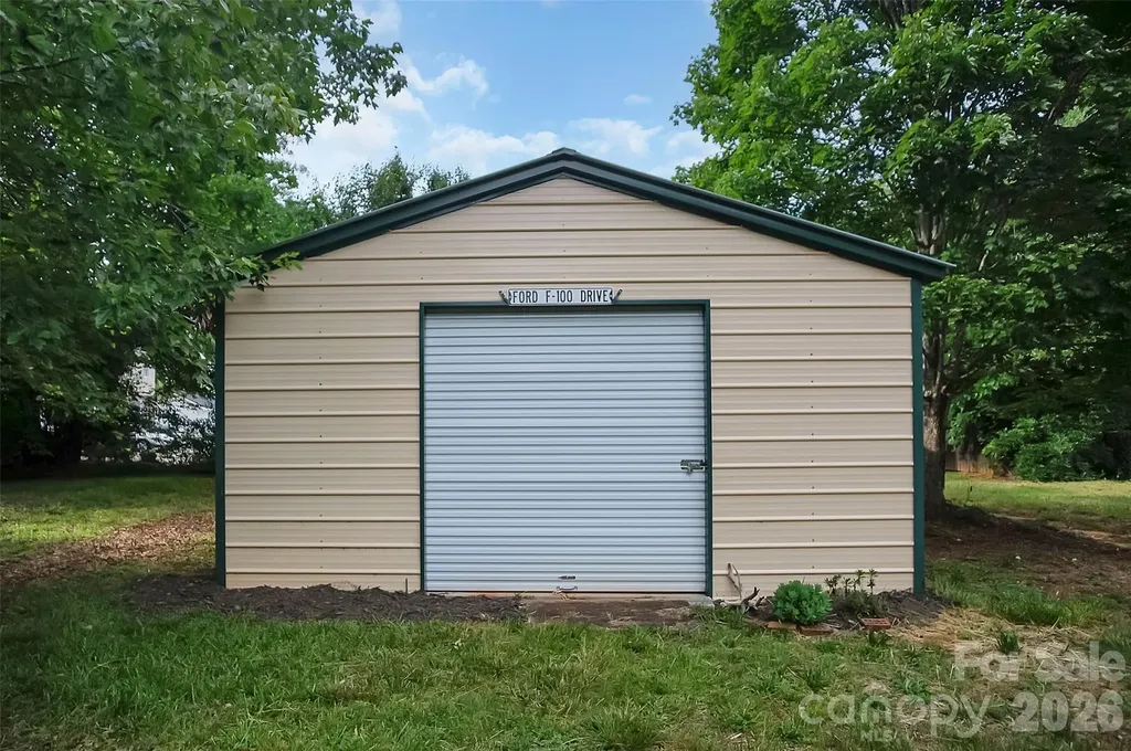 327 Arlington Street Forest City NC 28043
