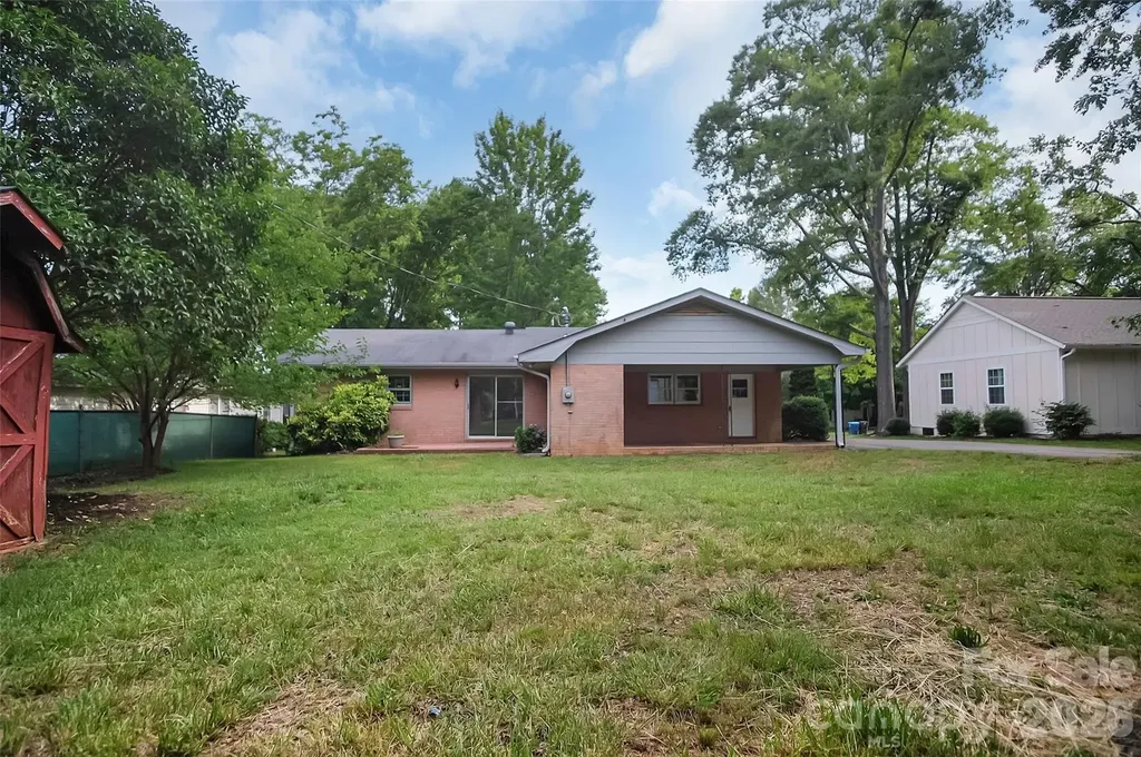 327 Arlington Street Forest City NC 28043