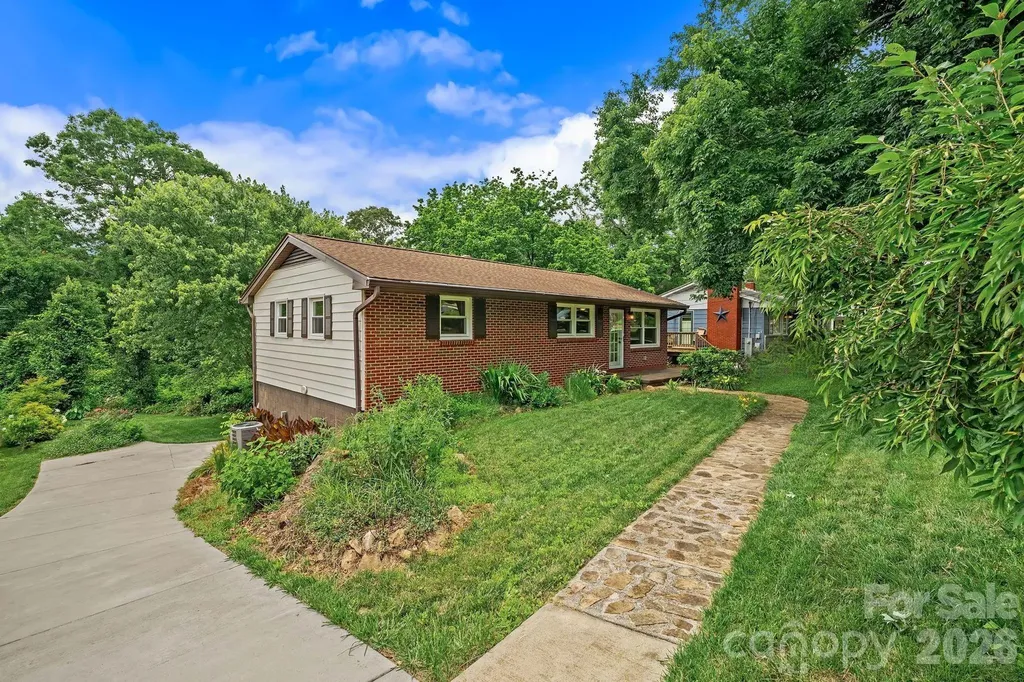154 Richmond Hill Drive Asheville NC 28806