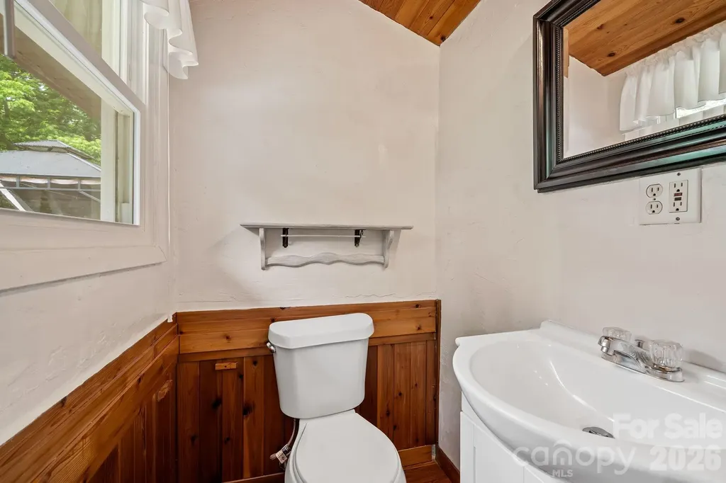 154 Richmond Hill Drive Asheville NC 28806