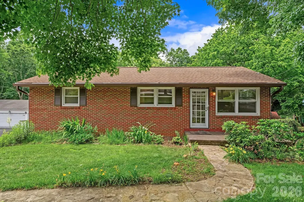 154 Richmond Hill Drive Asheville NC 28806
