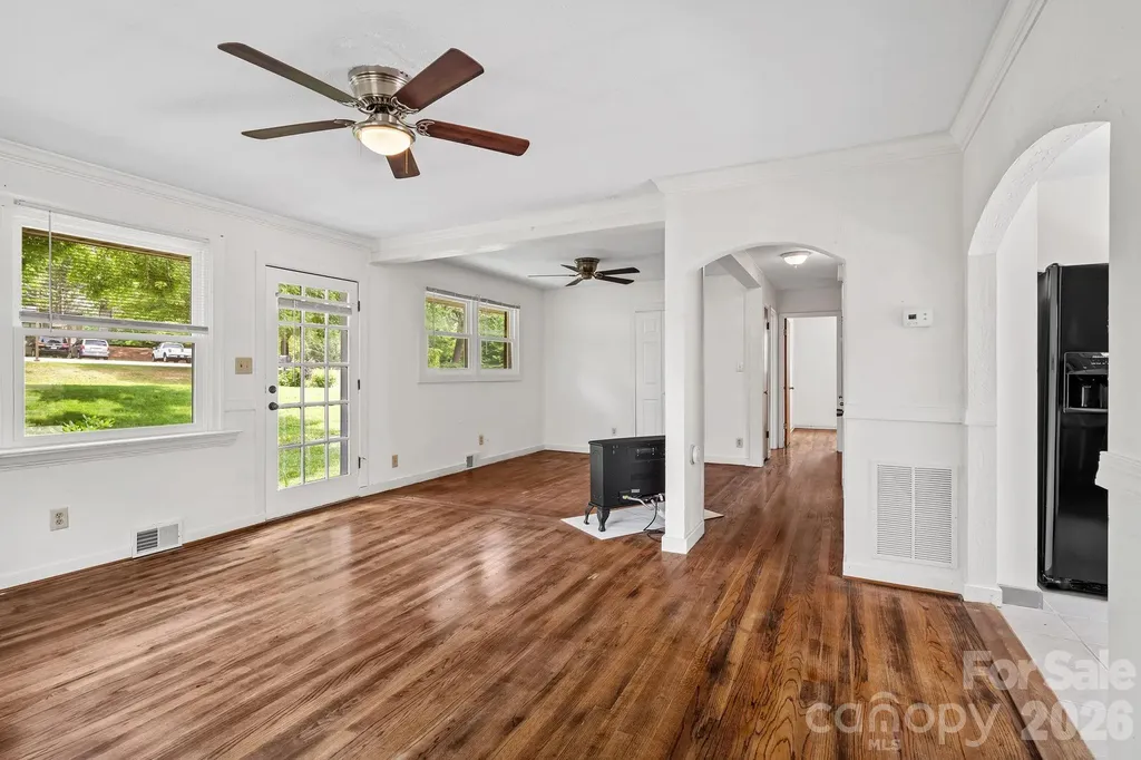 154 Richmond Hill Drive Asheville NC 28806