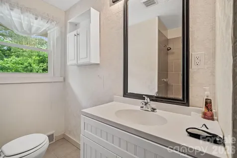 154 Richmond Hill Drive Asheville NC 28806